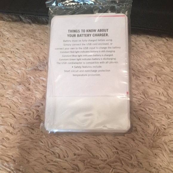 🌸NWT LIZ CLAIBORNE Phone Charging Crossbody Bag - Picture 9 of 9